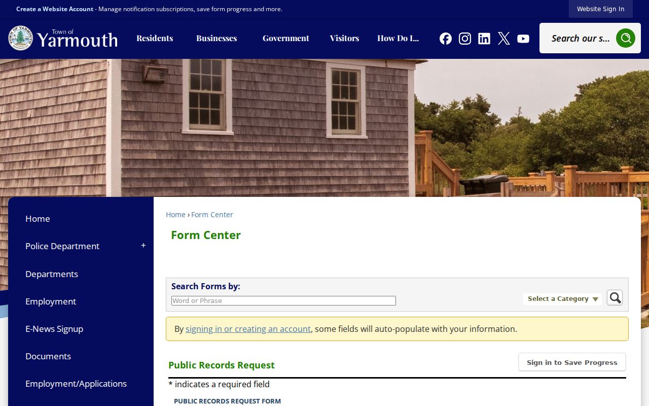 Yarmouth warrant records page showing the town public-records request form fields and delivery choices